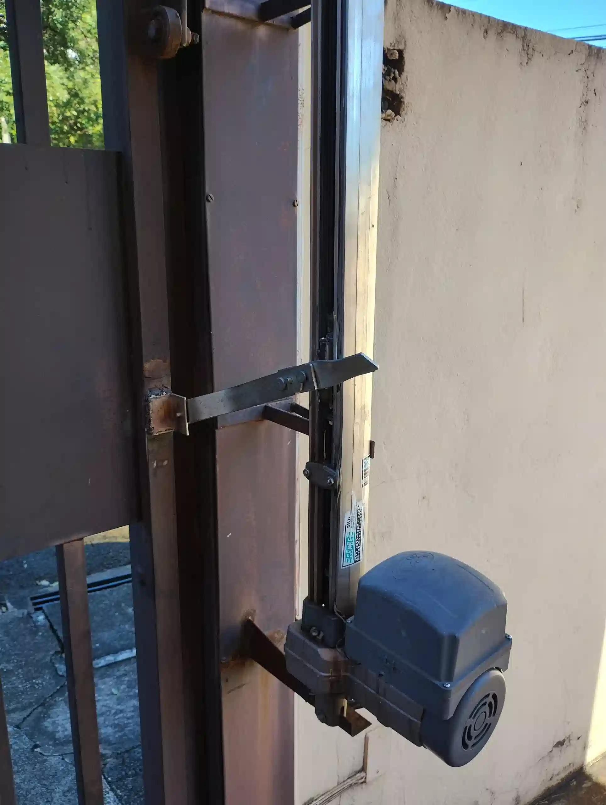 Instalação de motor de portão basculante PPA
